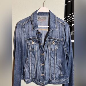 Torrid Medium Wash Distressed Jean Jacket Size 0